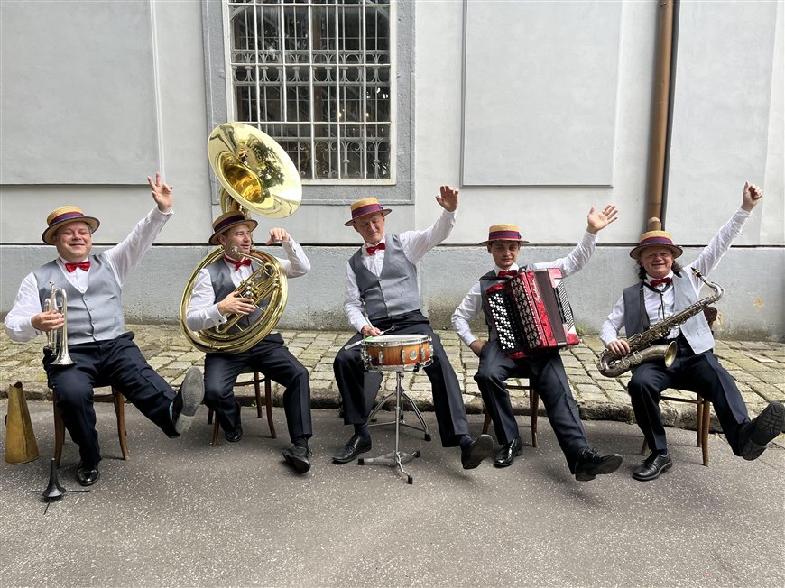 funny-fellows-melody-perkelt2
